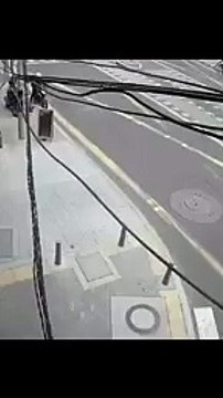 Video | Así fue como ladrón fue derribado con una patada tras intento de robo millonario