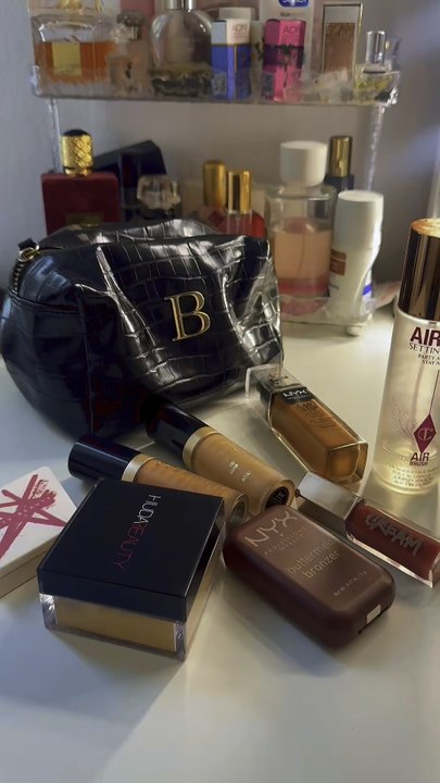 J’ai collaboré avec un brunch qui était délicieux et un atelier créatif où j’ai pu me détendre dans le sauna et crée ma propre bougie, une vrai bulle de détente 🥹 je vous poste les vidéos de ces deux endroit avec plus d’infos très vite ✨