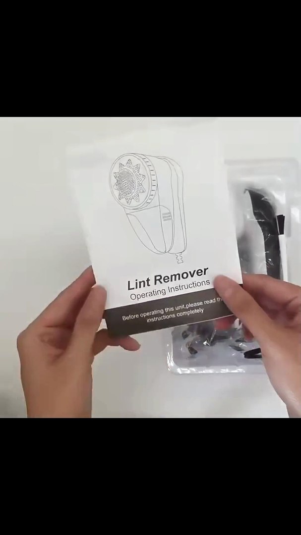 ⁣Eu/Us Portable Handhold Household Electric Clothes Lint Remover / #shorts #tech #fyp #gadgets #trend