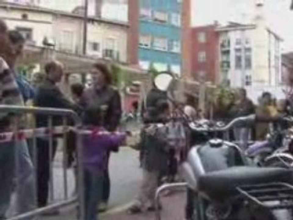 Motos