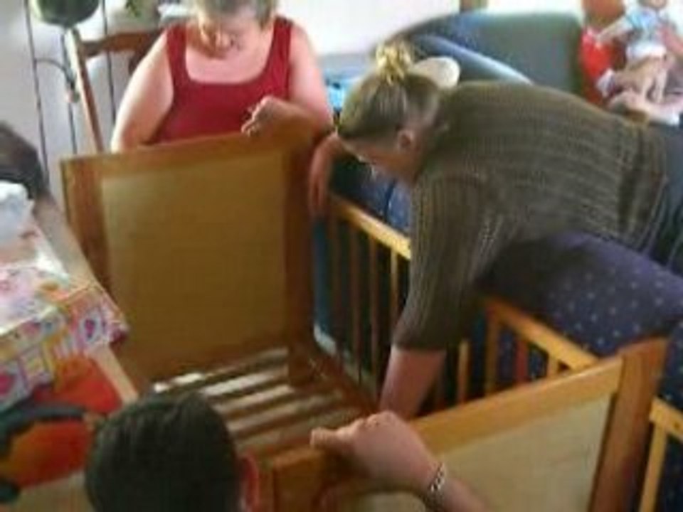 montage d'un lit.... debut et debut...humm pourquoi pas de f