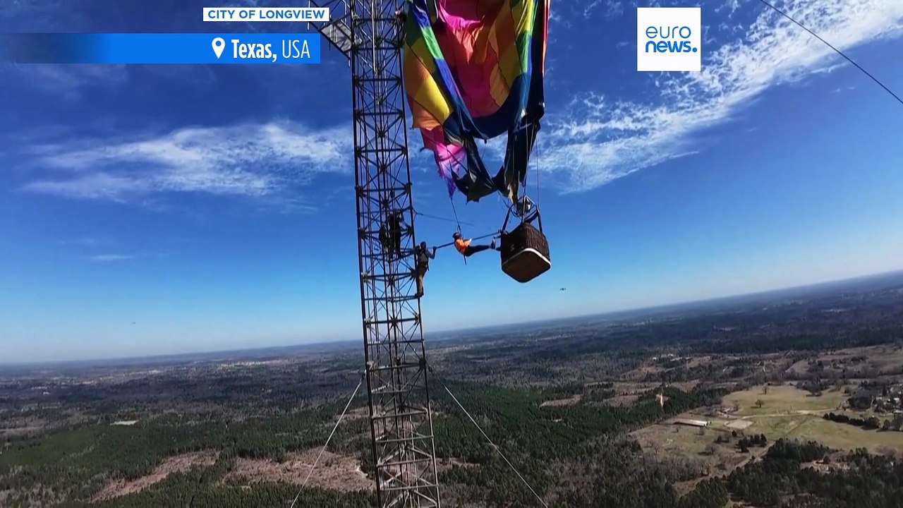 Deux personnes secourues dans une montgolfière bloquée à 274 mètres du sol