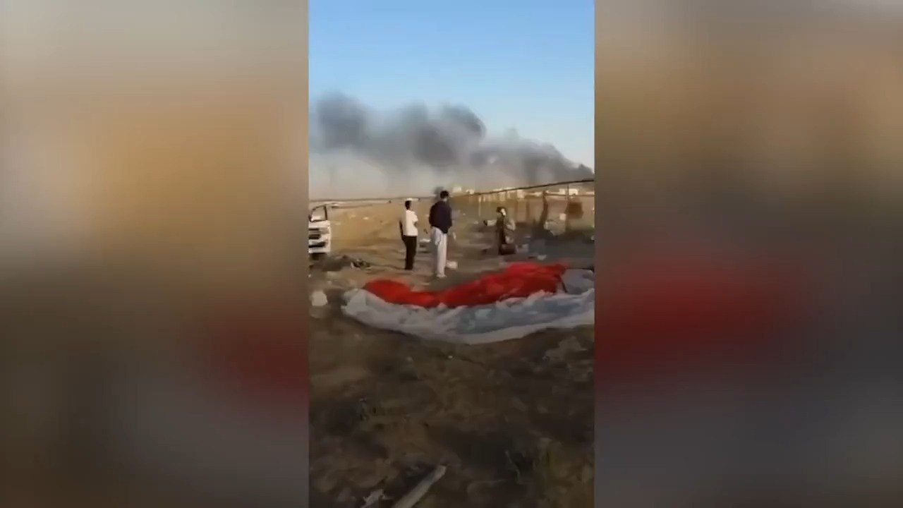 Moment local man threatens downed F-15 pilot with metal pole in Kuwait: 'Back up, I'm American'