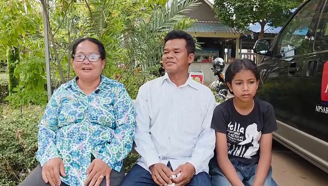 ដើម្បីជាកម្លាំងចិត្តកូន ឪពុកម្ដាយយុវជន រ៉ាត់ សីហា របស់ក្រុមឥន្ទ្រទេវីជិះពីបាទីមកភ្នំពេញមើលកូនគ្រប់់ប្រកួត