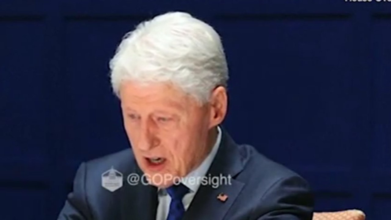 Il video della testimonianza di Bill e Hillary Clinton sui legami con Epstein