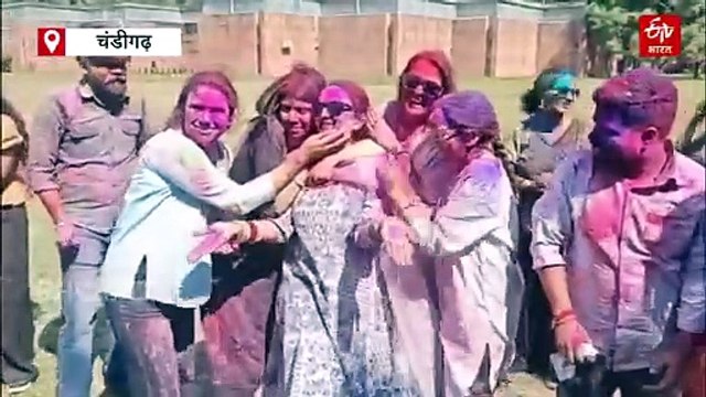 पंजाब यूनिवर्सिटी में जमकर मनाई गई होली, उमंग और उत्साह के बीच खूब उड़े रंग-गुलाल