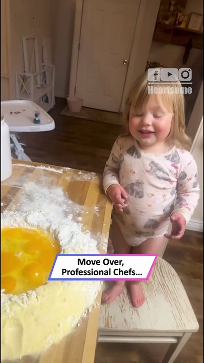 1-Year-Old Pro Pasta Chef Cracks Eggs With One Hand!|| Heartsome 💖