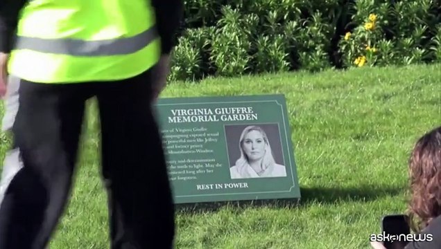 Epstein, blitz a Buckingham Palace: un giardino per Virginia Giuffre