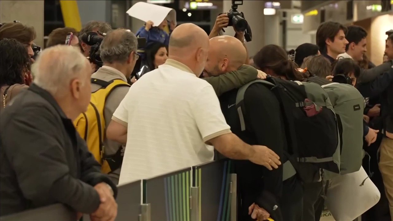 Más de 175 españoles evacuados llegan a Madrid tras el caos en Medio Oriente