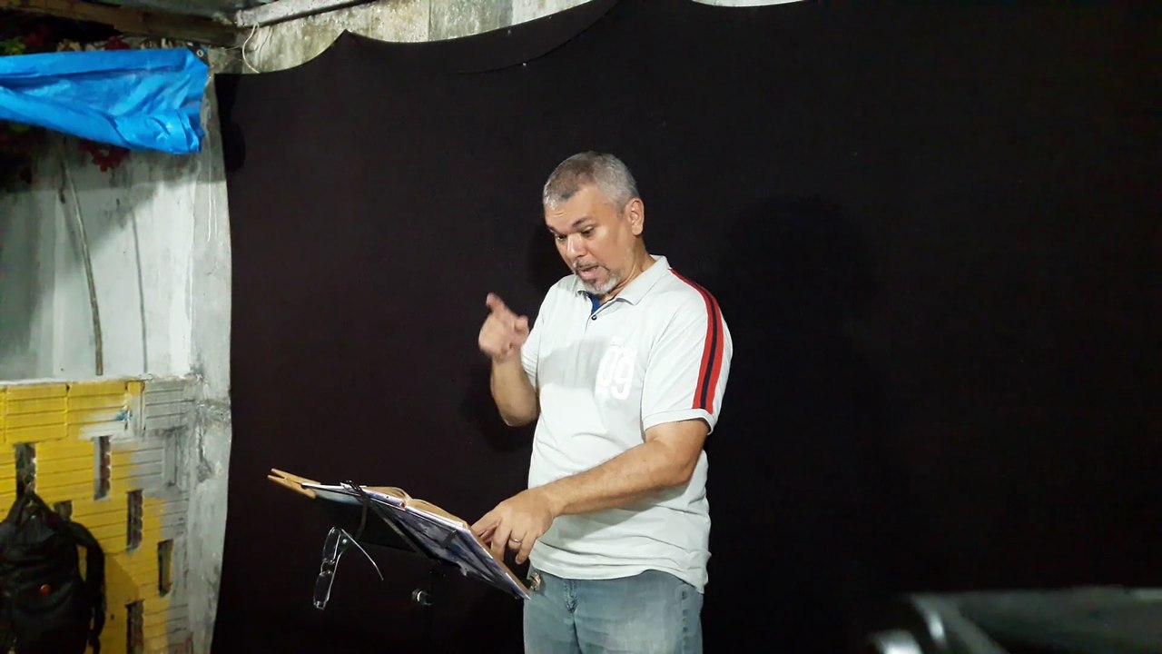 Amar é o cumprimento da lei. Romanos 13:8-10.