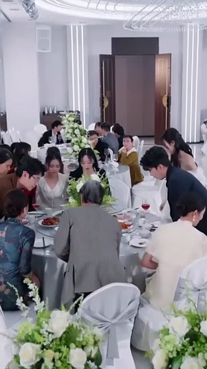 (71) End: She was looking forward to getting a certificate with her boyfriend of 5 years, but was temporarily released at the door of the Civil Affairs Bureau, it turned out that he had always had a jewel in his heart, Bai Yueguang, and when he was frustr