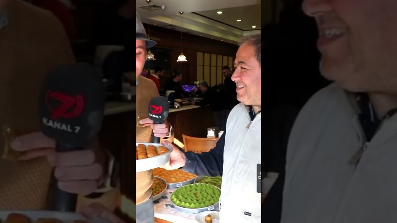 Baklava Nasıl Mı Yenir😉 #dünyanıntadı #yemektarifleri