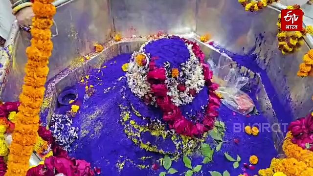 वृंदावन की तर्ज पर बाबा गरीबनाथ धाम में फूलों की होली, भक्तिमय माहौल में झूमे श्रद्धालु