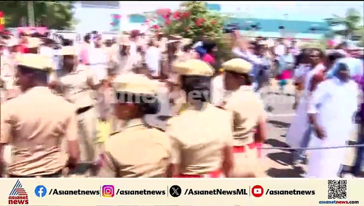 വിജയിയുടെ തഞ്ചാവൂർ റാലിയിൽ അപകടം; വാഹനത്തിന് പി...