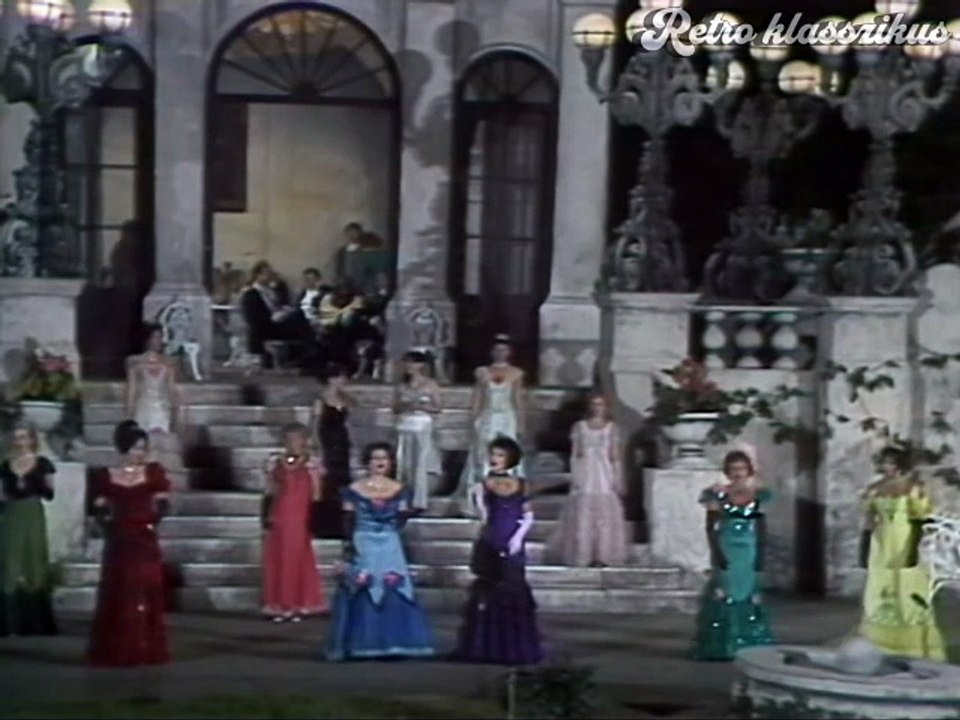 A víg özvegy operett részlet - Margitszigeti Szabadtéri Színpad előadása (1981)