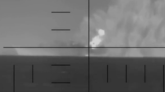 Iran, le immagini del Pentagono mostrano la nave da guerra di Teheran colpita da un sottomarino Usa