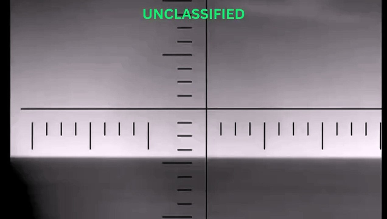 Regardez les images spectaculaires d'un navire iranien coulé par un sous-marin américain dans l’océan Indien : Les corps de 87 marins iraniens retrouvés