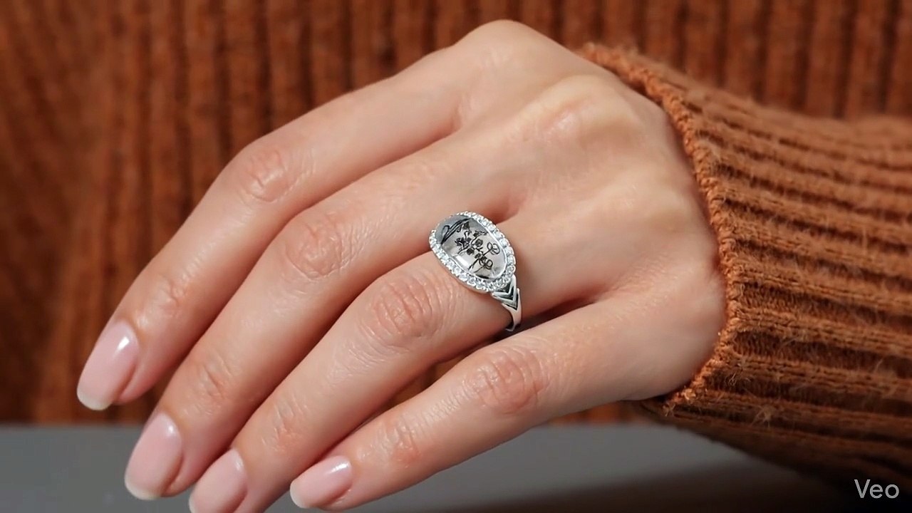 Eleganter Zirkonring mit Blumen-Motiv & Epoxidharz-Versiegelung – Ein Hauch von Natur - hipomarket.shop