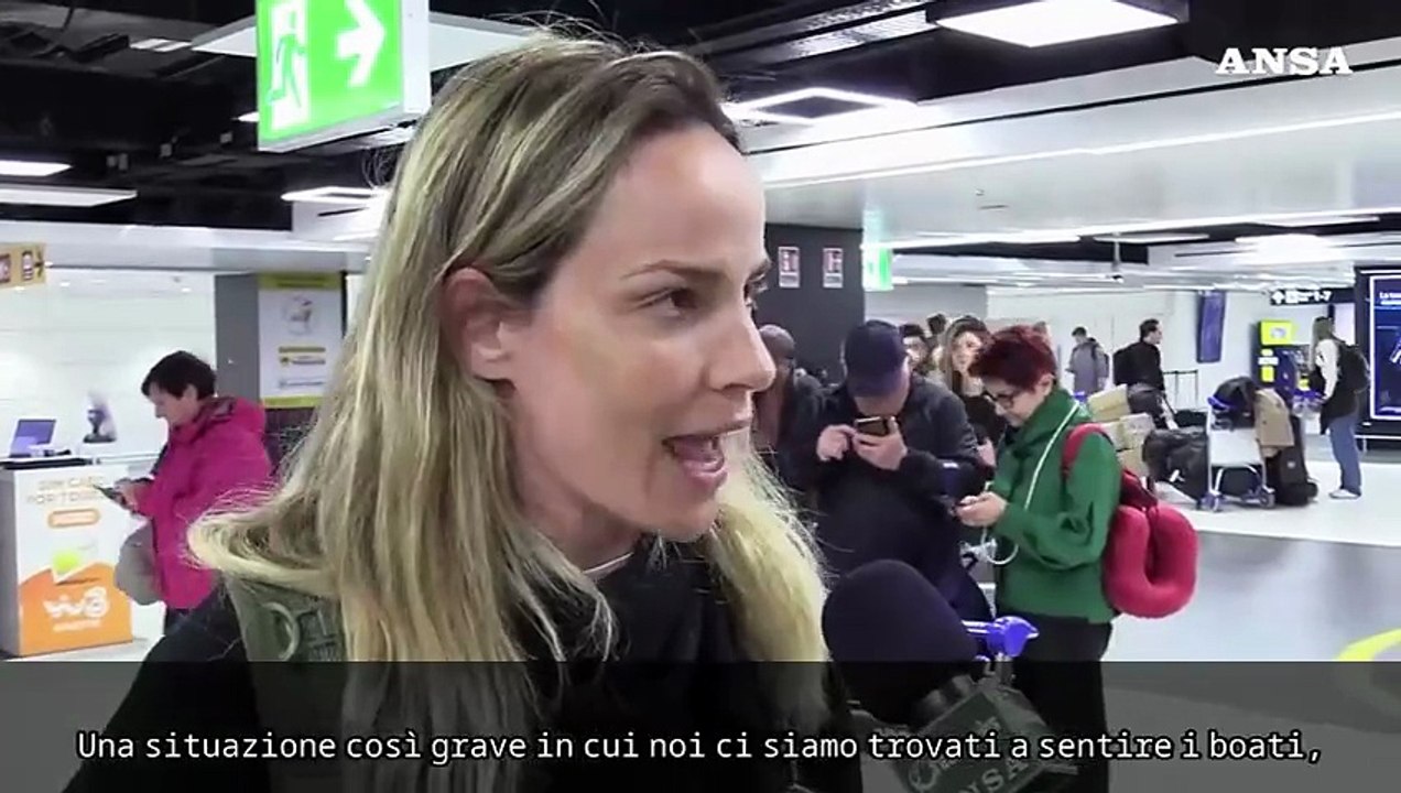 Atterrati a Fiumicino centinaia di italiani con il primo volo da Abu Dhabi