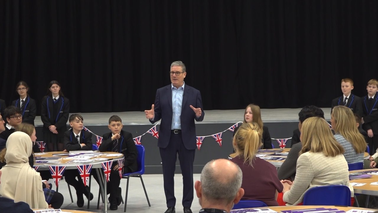 PM Kier Starmer discusses Mission North East at a school in Newcastle