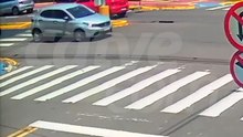 Vídeo mostra forte batida entre carro e moto em Toledo