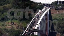 Caminhão provoca congestionamento na aduana e fila se estende pela BR-277