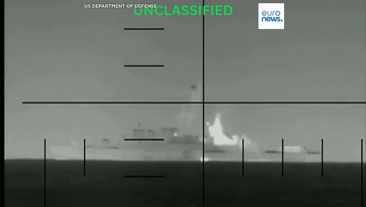 Vidéo du Pentagone : une torpille américaine frappe un navire iranien