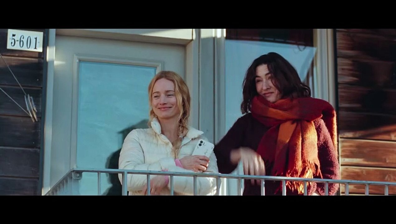 Deux femmes et quelques hommes (2025) - Bande annonce