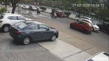 Honda Amaze overdoing speed, lost control, rammed signboard & tree