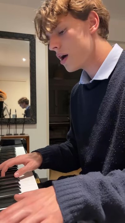 Army Dreamer - Kate Bush