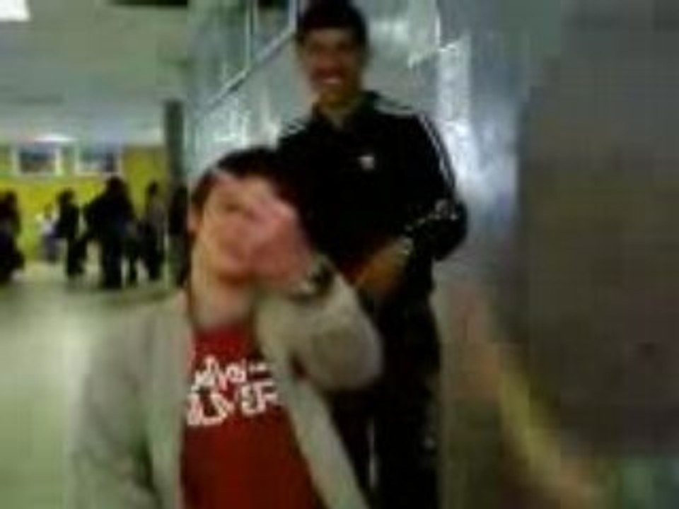 Une claque dans le hall ...