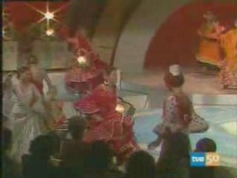 Los Chichos bailarás con alegía .