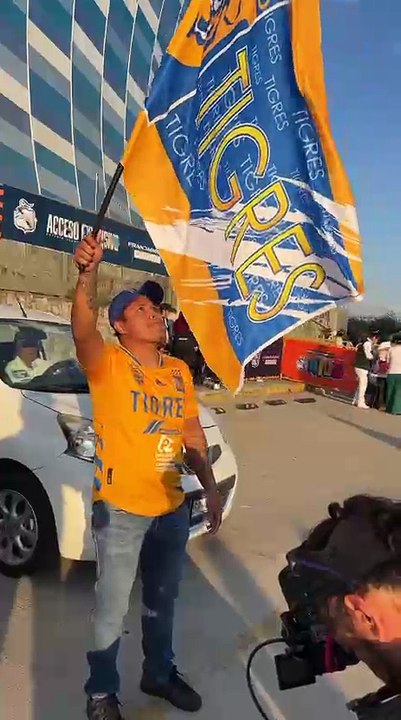 Aficionados de los Tigres en Puebla