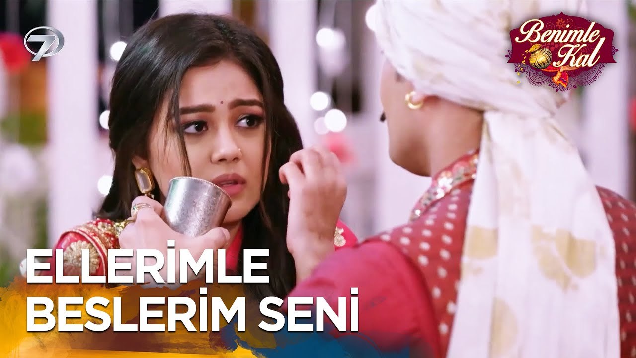 Muhtar Karısının Kalbini Tekrar Kazanıyor | Benimle Kal 225. Bölüm