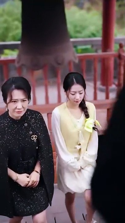 She relied on her super high emotional intelligence and IQ to join forces with her son to attack step by step, regaining his heart and the initiative of the family little by little