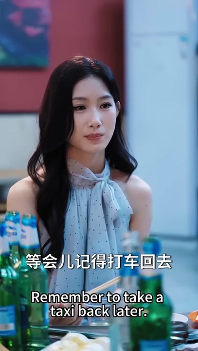 At the end, witnessing her husband's cheating and betraying her, she didn't cry or make trouble, and the backhand divorce swept away all his property, let him leave the house and reunite with her, she was full of precious brilliance, and she fell in love