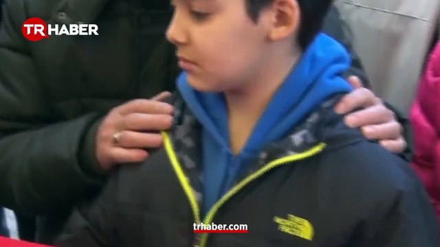 Anneye son sarılış yürekleri dağladı! Fatma Nur öğretmen son yolculuğuna uğurlandı