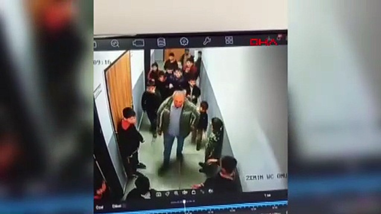 Okul koridorunda dehşet: 8 yaşındaki çocuğa 'kar topu' dayağı!