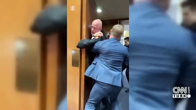 Yaka paça dışarı atıldı! Eski askerden 'savaşa hayır' protestosu