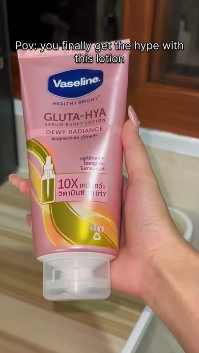 Vasline Gluta-Hya serum in lotion 🍋💗 #vaseline #glutathione #skincare #grwm #love #dubai #mrbeast