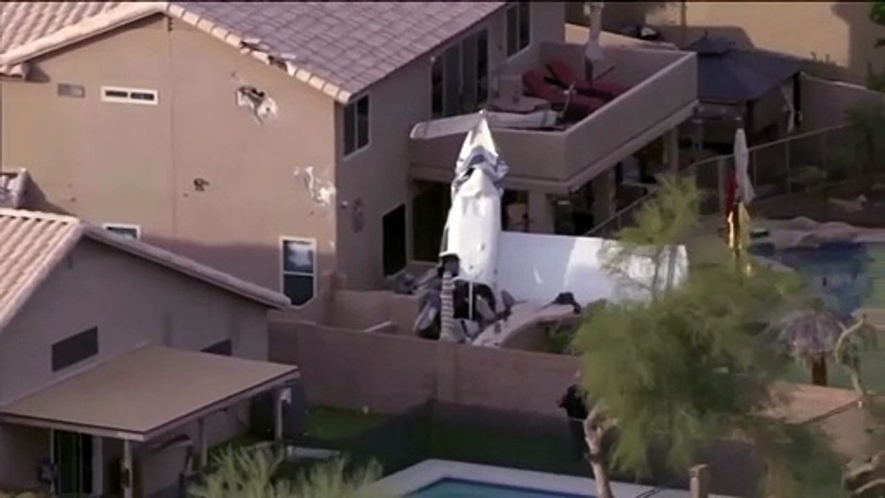 Katastrofa w Phoenix: samolot uderzył w dwa domy, trzy osoby ranne