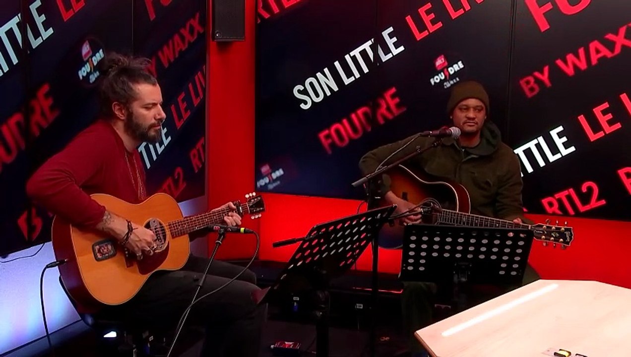 Son Little et Waxx interprètent "In Orbit" en live dans Foudre