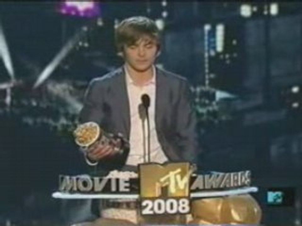 Zac Efron gagne