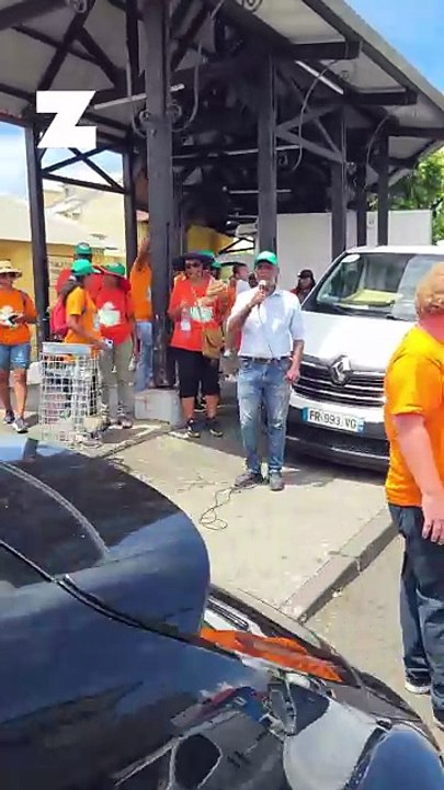 Les voitures sono "font partie de l'ambiance électorale" pour Jean-Hugues Ratenon