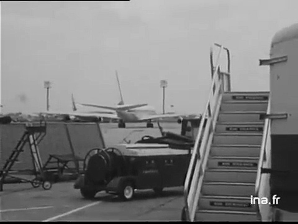 1966 – Johnny Hallyday – Interview à son Retour de Pologne (Journal de 20h00, ORTF, 08 Juillet)