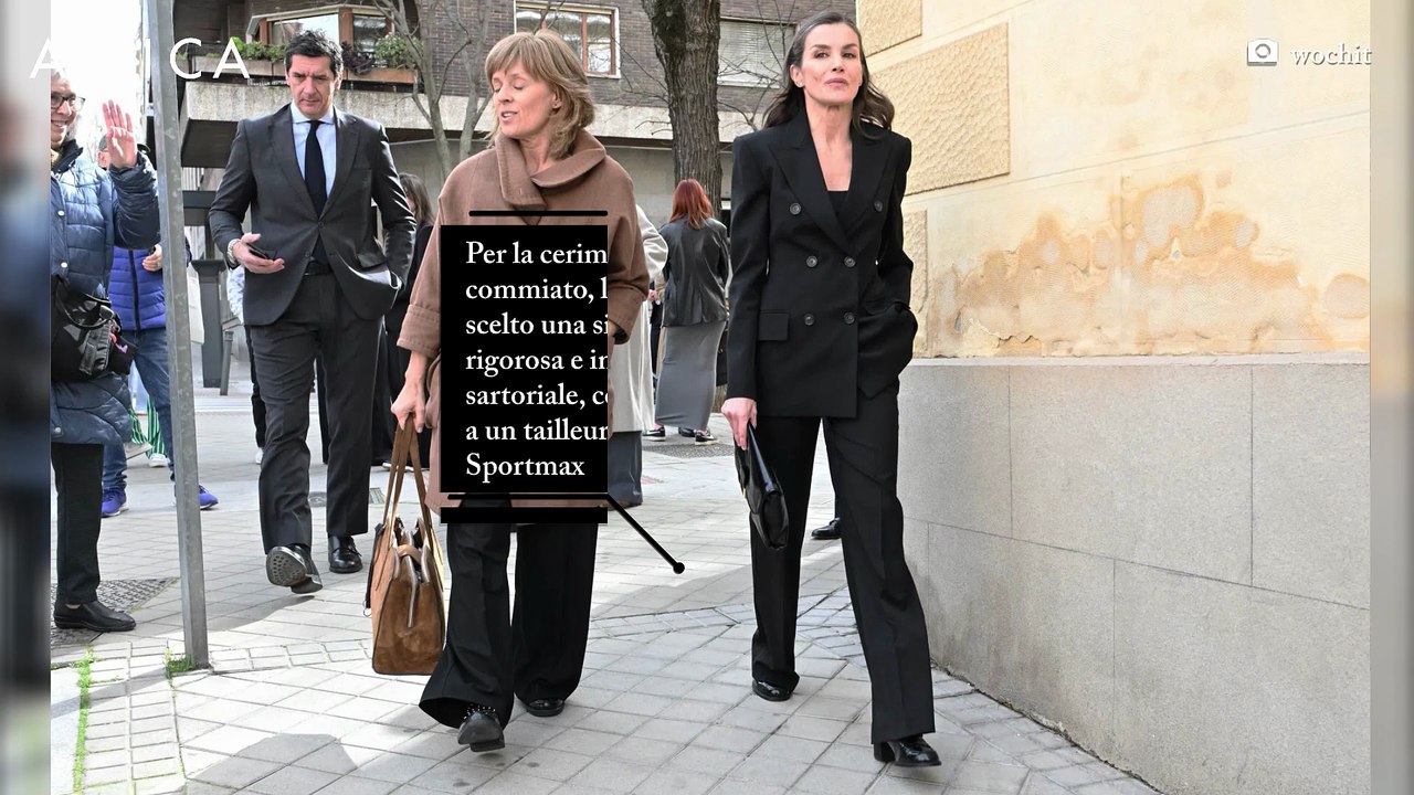 Come abbinare il tailleur nero: il look Letizia di Spagna per il funerale
