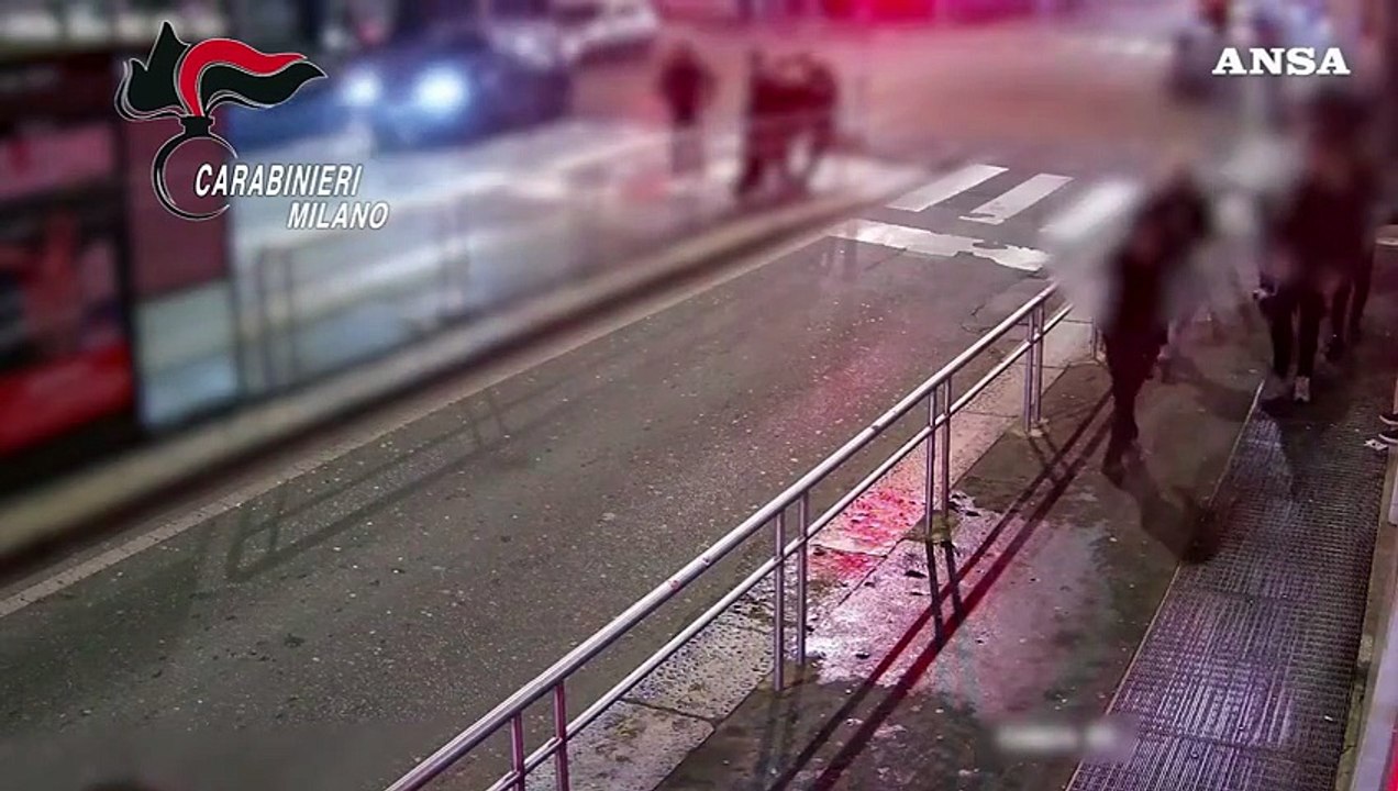 Ventenne accoltellato a Milano, 4 minori in carcere per tentato omicidio