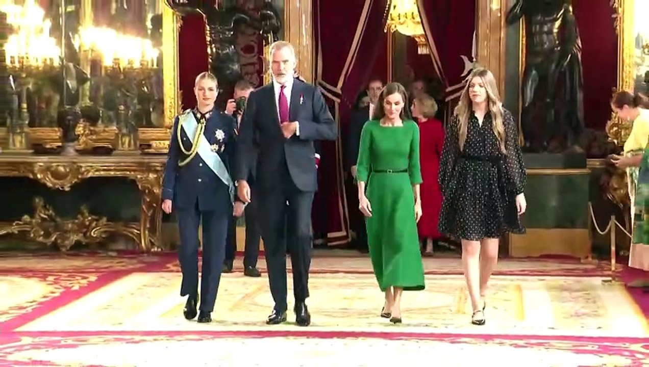 La Reina Letizia reedita en ARCO el espectacular look verde esmeralda