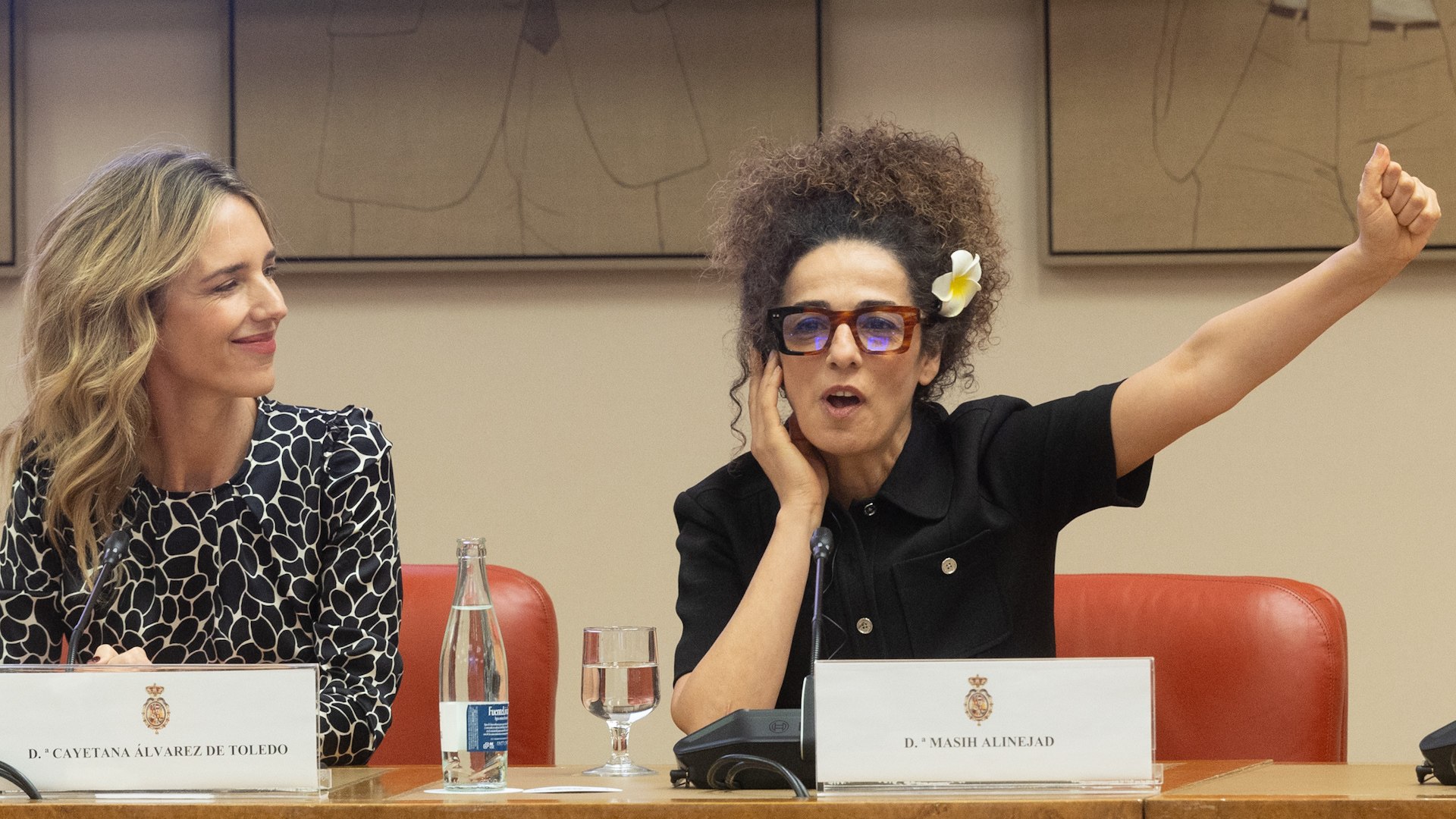 En un acto organizado por el Partido Popular con motivo de la semana de la mujer, la activista iran� Masih Alinejad y la cubana Rosa Mar�a Pay� protagonizaron una tensa jornada en el Congreso de los Diputados. El evento, marcado por la actual guerra entre EE. UU. e Ir�n, sirvi� de plataforma para lanzar duras cr�ticas contra el presidente Pedro S�nchez y el sector de la izquierda espa�ola.