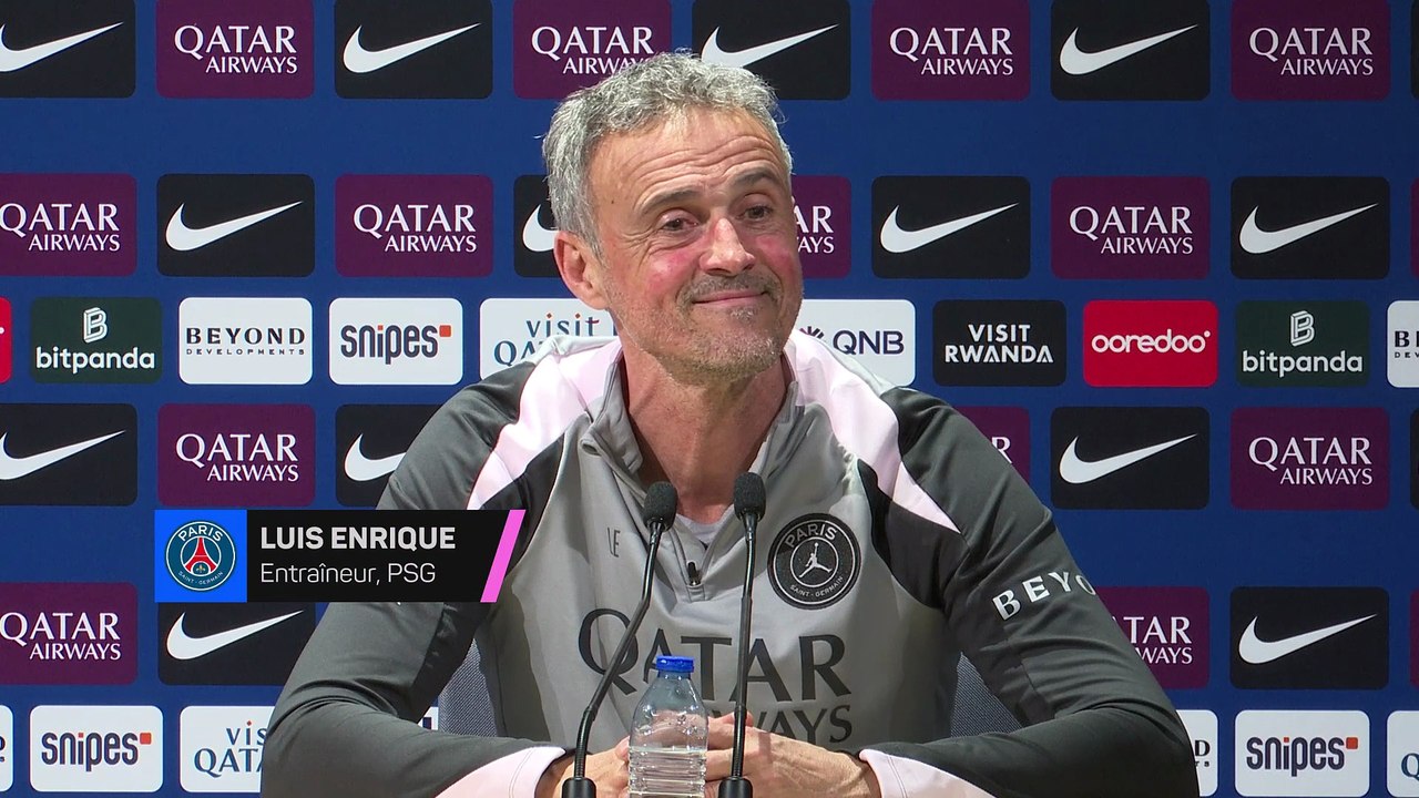 Fini ? Pas fini ? Blagueur, Luis Enrique tente de partir de la conférence de presse par 2 fois !